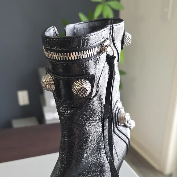 Balenciaga Black Textured Heeled Boots - Picture 10 of 15